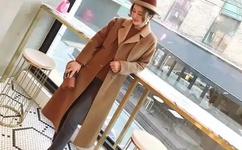 男同桌上课时狂揉我下面污文